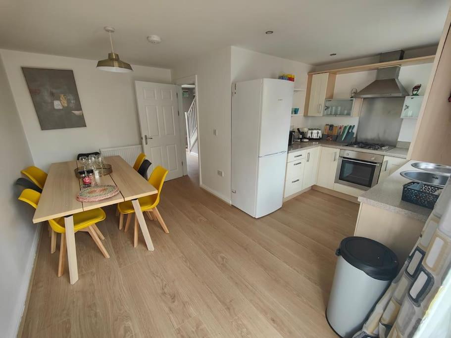 Shoreline Seaside Holiday Home Aberavon Beach بورت تالبوت المظهر الخارجي الصورة